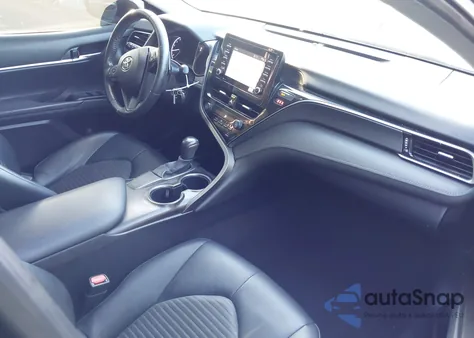 2021 Toyota Camry Se z USA, uszkodzony, nr VIN 4T1G11AK4MU435745